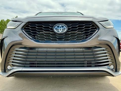 Used 2022 Toyota Highlander XSE image 9