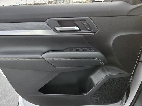 Used 2025 GMC Terrain Elevation image 29