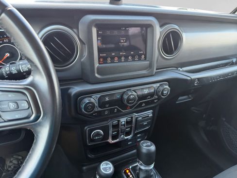 Used 2022 Jeep Wrangler Unlimited Sport AWD/4WD image 12