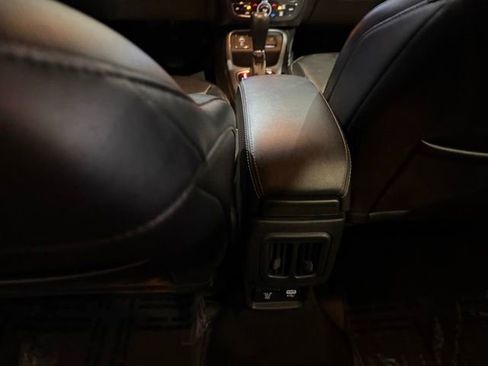 Used 2017 Jeep Compass Latitude w/ Popular Equipment Group FWD image 23