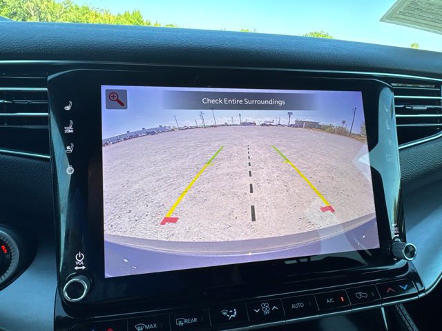 Used 2025 Jeep Wagoneer Series II AWD/4WD image 17