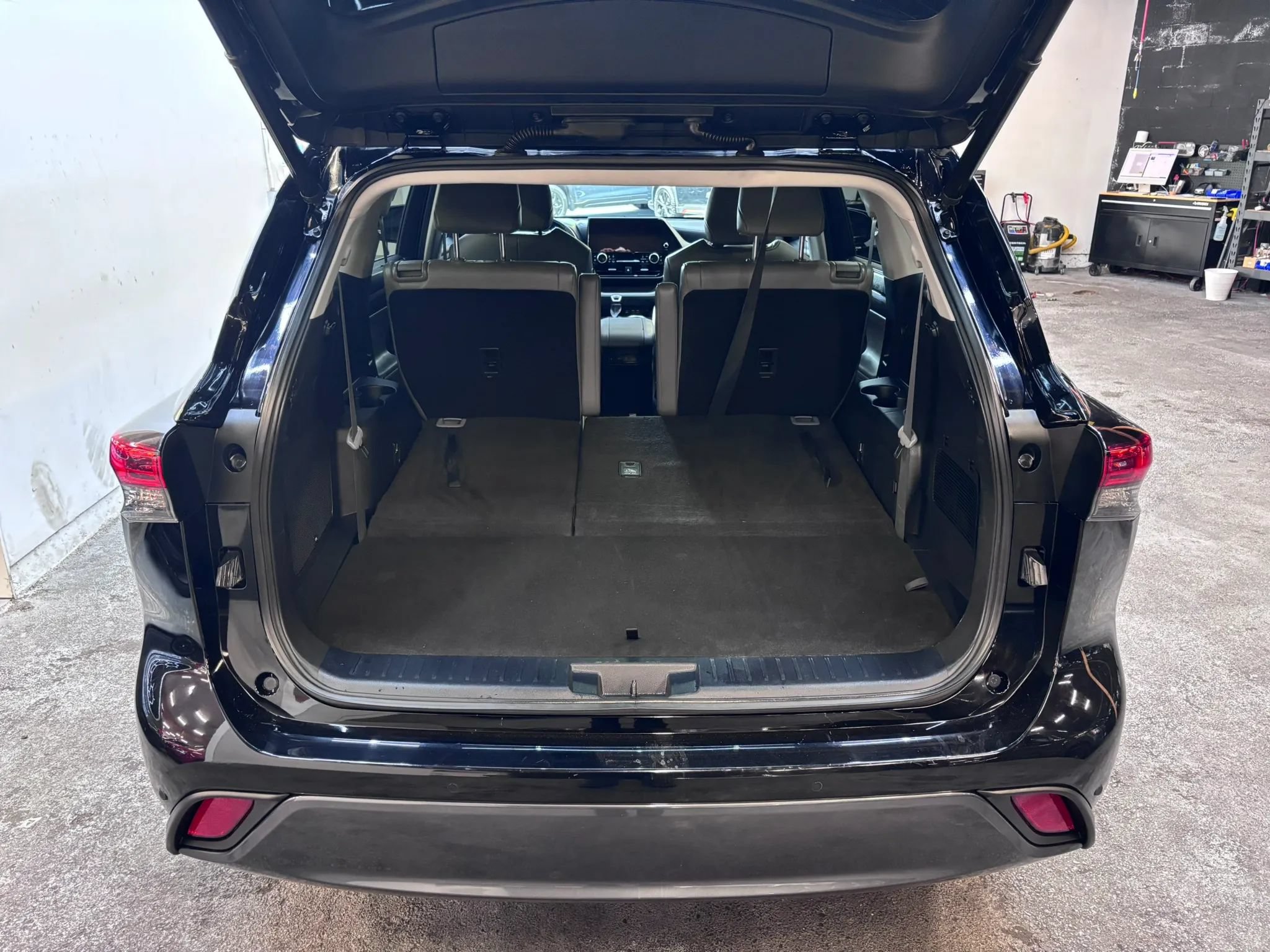Used 2023 Toyota Highlander Limited AWD/4WD image 26