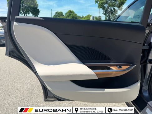 Used 2024 Lucid Air Touring AWD/4WD image 11