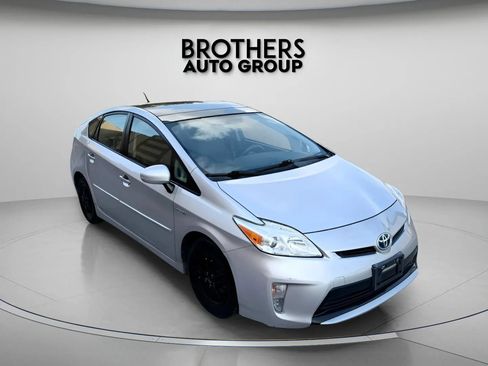 Used 2012 Toyota Prius Three w/ Solar Roof Pkg FWD image 3