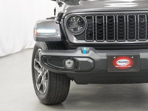 Used 2024 Jeep Wrangler Unlimited w/ Convenience Group image 7