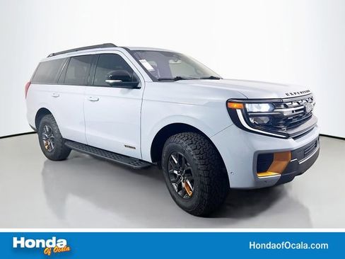 Used 2025 Ford Expedition Tremor image 1