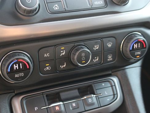 Used 2023 GMC Acadia AT4 AWD/4WD image 30