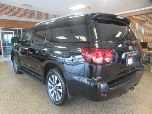 Used 2020 Toyota Sequoia Limited w/ Safety & Convenience Package AWD/4WD image 6