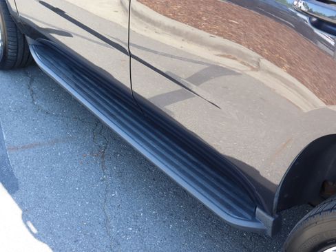 Used 2018 Chevrolet Tahoe LT w/ Luxury Package AWD/4WD image 13