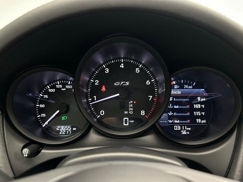 Used 2024 Porsche Macan GTS image 19