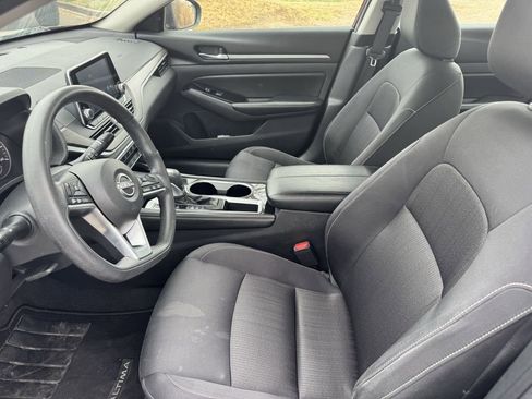 Used 2023 Nissan Altima 2.5 SV image 9