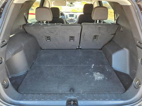 Used 2024 Chevrolet Equinox LS w/ LS Convenience Package FWD image 11