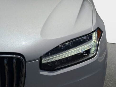 Certified 2024 Volvo XC90 T8 Core AWD/4WD image 9
