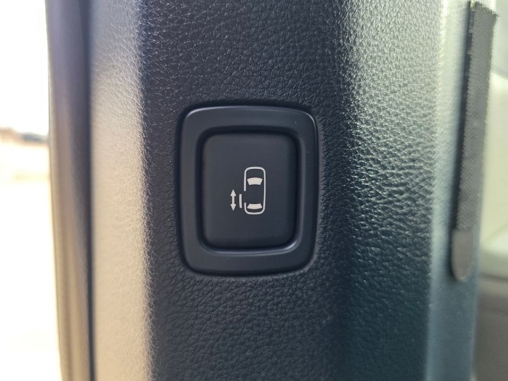 Used 2025 Kia Carnival SX Prestige FWD image 30