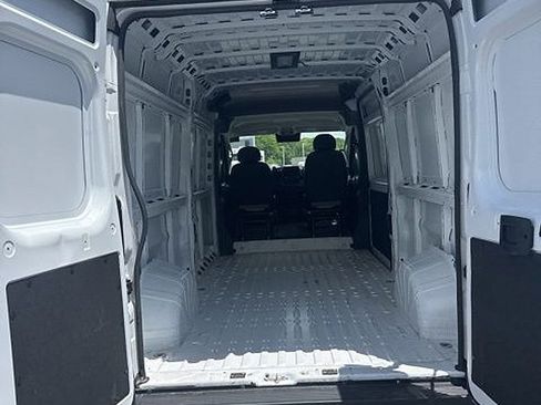 Used 2026 RAM ProMaster 2500 w/ Convenience Group FWD image 12