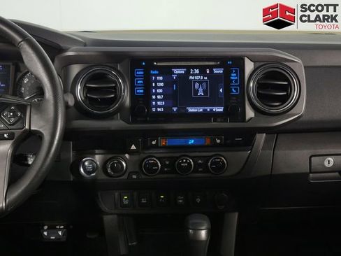 Used 2017 Toyota Tacoma TRD Off-Road w/ Premium & Technology Package image 23