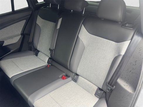 Certified 2023 Volkswagen ID.4 Pro image 13