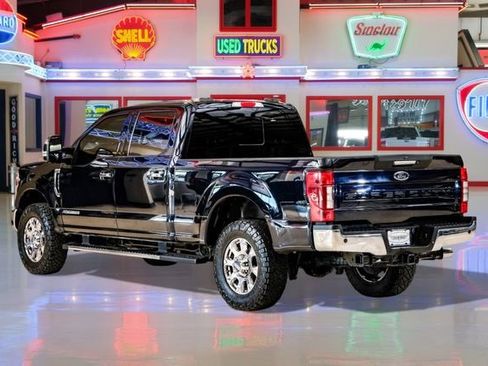 Used 2021 Ford F250 Lariat w/ Chrome Package image 4