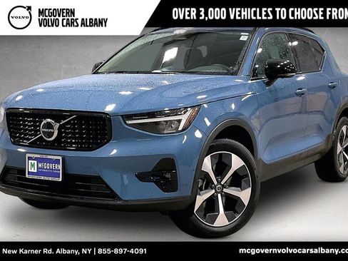 Certified 2024 Volvo XC40 B5 Plus AWD/4WD image 1
