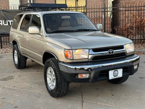 Used 2001 Toyota 4Runner SR5 image 34