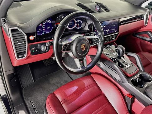 Certified 2023 Porsche Cayenne AWD/4WD image 4