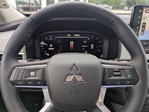 New 2025 Mitsubishi Outlander SEL image 31