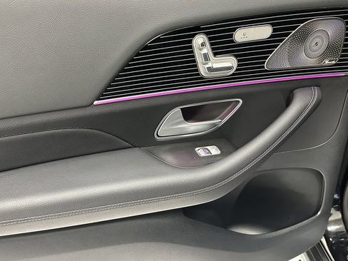 Certified 2025 Mercedes-Benz GLS 450 4MATIC w/ Pinnacle Trim Package image 24