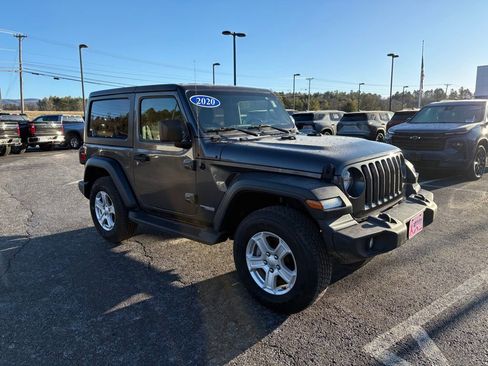 Used 2020 Jeep Wrangler Sport S image 3