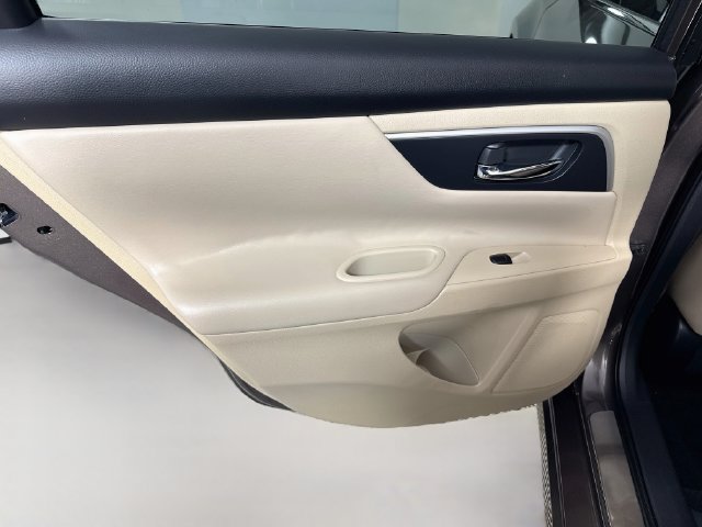 Used 2016 Nissan Altima 2.5 SL w/ Moonroof Package FWD image 25