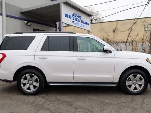 Used 2018 Ford Expedition XLT w/ Equipment Group 202A image 8