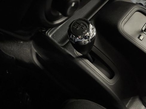 Used 2016 Jeep Wrangler Unlimited Rubicon image 19