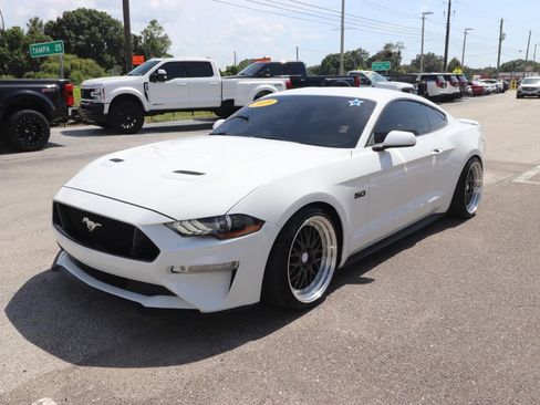 Used 2019 Ford Mustang GT RWD image 5