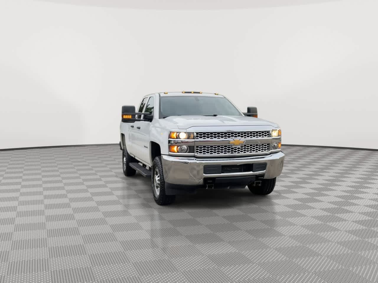 Used 2019 Chevrolet Silverado 2500 W/T AWD/4WD image 3