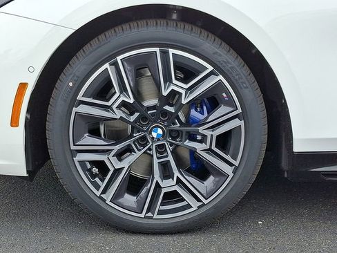 Certified 2026 BMW 530i xDrive w/ M Sport Package image 8