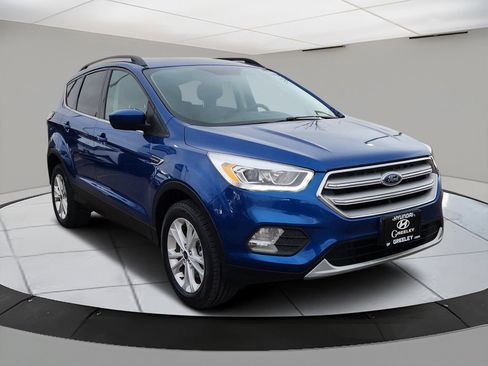 Used 2017 Ford Escape SE w/ Equipment Group 201A image 5