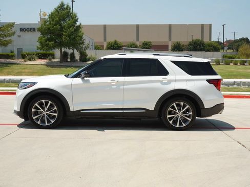 Used 2025 Ford Explorer Platinum w/ Ultimate Package RWD image 2