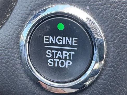 Used 2018 Ford Fusion SE w/ Fusion SE Technology Package FWD image 16