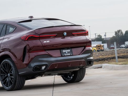 New 2026 BMW X6 xDrive40i w/ Climate Comfort Package image 6