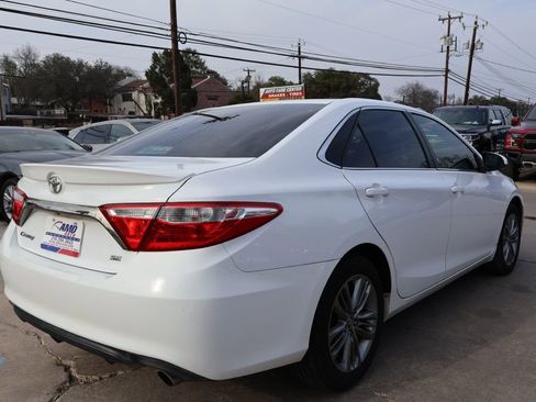 Used 2015 Toyota Camry SE image 6