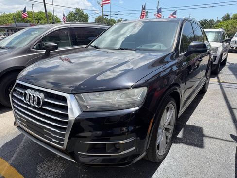 Used 2017 Audi Q7 3.0T Prestige AWD/4WD image 2