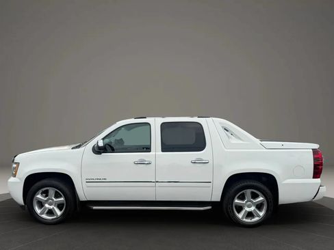 Used 2012 Chevrolet Avalanche LTZ AWD/4WD image 10