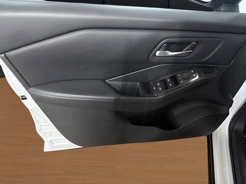 Used 2024 Nissan Rogue SV FWD image 10