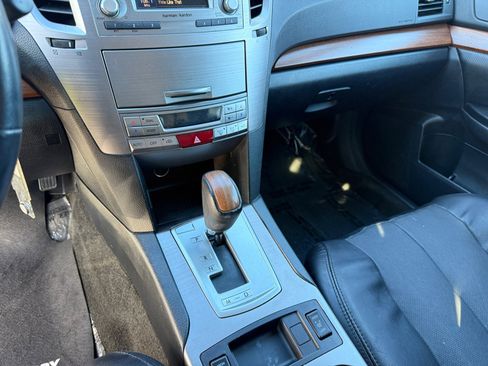 Used 2014 Subaru Outback 2.5i Limited w/ Moonroof Package image 13