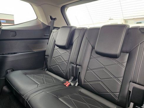 Used 2025 Volkswagen Atlas SE AWD/4WD image 21