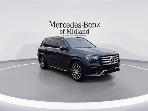 Used 2024 Mercedes-Benz GLS 580 4MATIC image 2