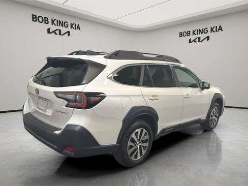 Used 2023 Subaru Outback Premium AWD/4WD image 5