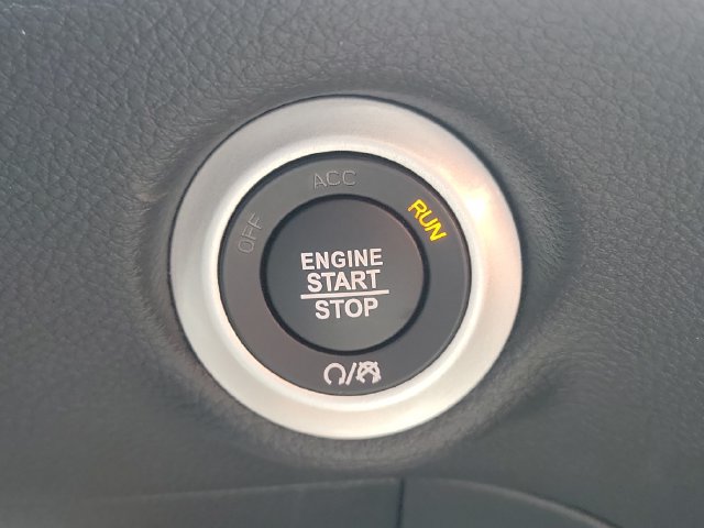 New 2027 Chrysler Pacifica Pinnacle w/ Theater Group FWD image 26