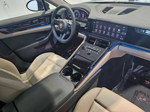 New 2025 Porsche Panamera 4 image 13