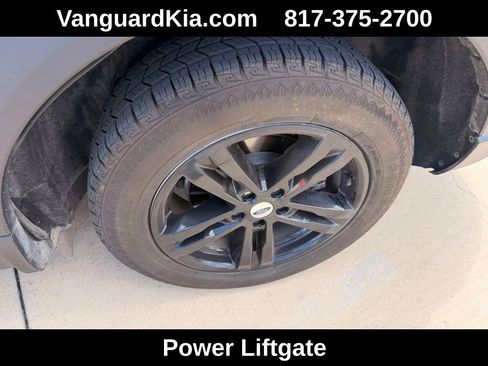 Used 2020 Ford Explorer XLT RWD image 9