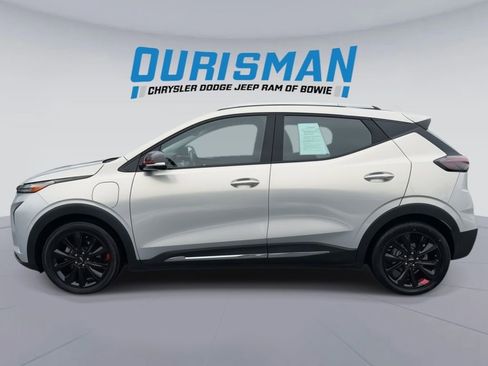 Used 2023 Chevrolet Bolt EUV Premier w/ Sun & Sound Package image 3